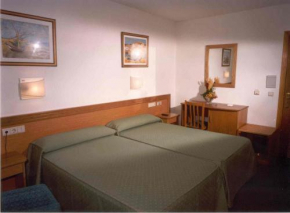 Гостиница Hotel San Vicente  Сантьяго-Де-Компостела